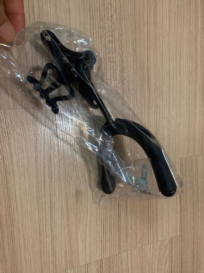 ที่แขวนกีตาร์ติดผนัง แขวนกีตาร์ไฟฟ้าหรือกีตาร์โปร่งได้ รูปที่ 4