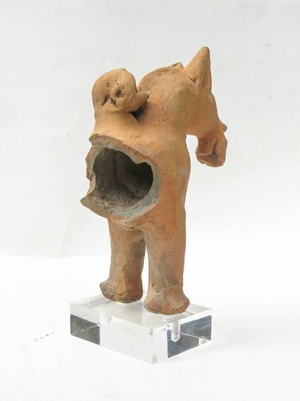 ตุ๊กตาดินเผา(หมาคาบเนื้อ) จากเตาเผาโบราณ จ.สุพรรณบุรี แสตนตั้งอะคริลิค ขนาด 5×6×18 ซ.ม. รูปที่ 2