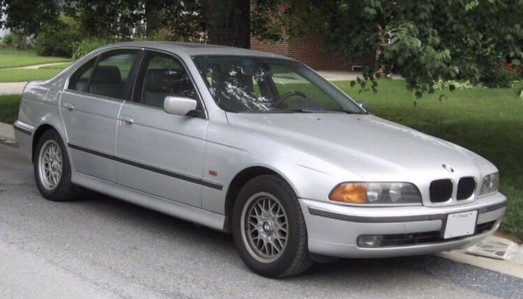 กระจังหน้า เลนไฟหน้า BMW E39 Series5 523i 528i 530i รุ่น Sport Excusive Limousine รูปที่ 2