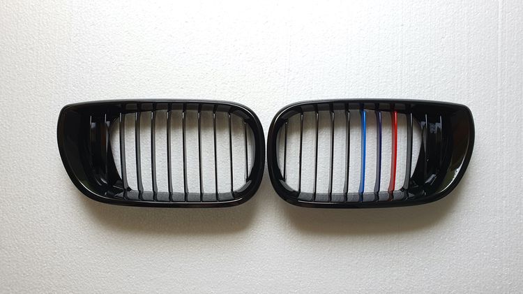 กระจังหน้า BMW E60 E46 ตาตก ตายก M ดำเงา 3สี คาร์บอน รูปที่ 3