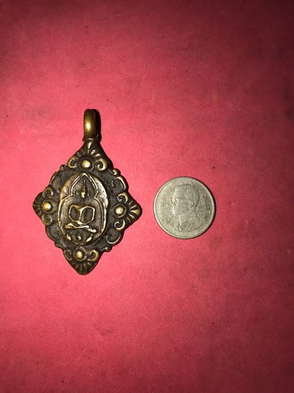 เหรียญหล่อเจ้าสัวซุ้มดอกพิกุล ปี 2477 หลวงปู่บุญ วัดกลางบางแก้ว จ.นครปฐม หลังจารมือ หูเชื่อม แบบขวาง เนื้อทองผสม เนื้อมีความเก่าตามอายุ และเ รูปที่ 8