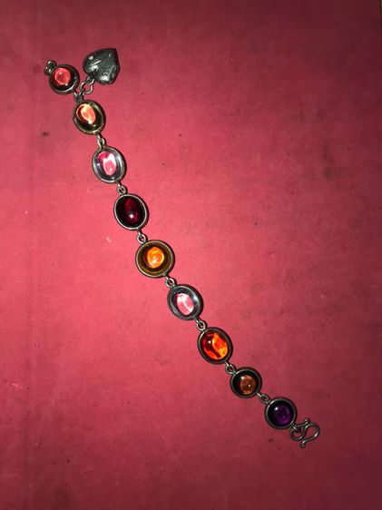 สร้อยข้อมือ เพชรพญานาค 9 เม็ด หลากสี สีสดใส สวยงาม ขนาดเม็ดใหญ่ เลี่ยมกรอบเนื้อเงินแท้ หนา แข็งแรง ออกแบบสไตล์สวย มีตลับเงินรูปหัวใจ 1 ใบ แล รูปที่ 7