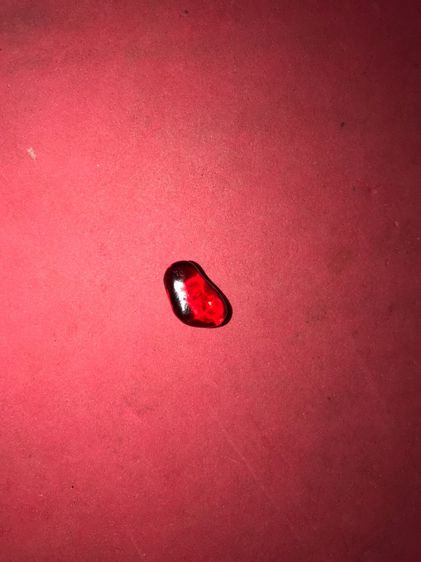 พระพิฆเนศ หล่อโบราณ เนื้อเงิน ขนาด 2 ซม. ห้อยคอกำลังสวย ศิลปะสวยงามมาก ตามแบบฉบับโบราณ แถมด้านหลังยังฝังพลอยแดง ขนาดเล็ก เป็นพลอยที่หุงแล้ว รูปที่ 4