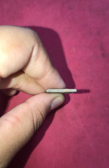 เหรียญหลวงพ่อทวด วัดช้างให้ พิมพ์ซุ้มกอ เนื้อตะกั่ว ปี 2506 แจกปีนัง พระพิมพ์ซุ้มกอ เนื้อตะกั่วจะไม่มีหู ด้านหลังเป็นยันต์ใบพัด มีผิวปรอทเคล รูปที่ 5