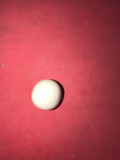 เหล็กไหลขาว อายุเป็น 1,000 ปี สีขาว สีออกสีขุ่น มีน้ำหนัก รูปทรงและรูปแบบสวยงาม ไม่คมมือ มีรอยบุบเป็นธรรมชาติ ผิวเดิมๆ เกิดขึ้นเองโดยธรรมชาต รูปที่ 10