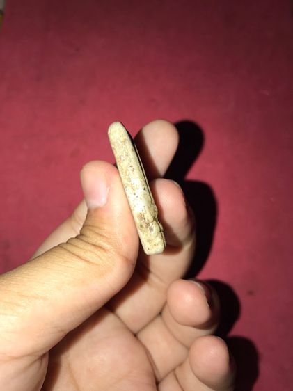 พระสมเด็จ วัดระฆัง พิมพ์ฐานแซม โบราณ เนื้อผงพุทธคุณ หลังสวย พิมพ์คมชัด พระหนา ขอบไม่คม เนื้อพระมีมวลสารครบ เนื้อแห้ง เก่าได้อายุ รูปทรงบิดเบ รูปที่ 3