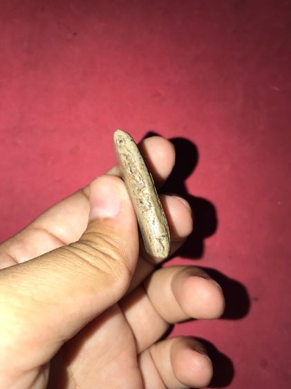 พระสมเด็จ วัดระฆัง พิมพ์หูยาน ฐานแซม โบราณ ขนาดเล็ก เนื้อผงพุทธคุณ หลังสวย พิมพ์คมชัด พระหนา ขอบไม่คม เนื้อพระมีมวลสารครบ เนื้อแห้ง เก่าได้อ รูปที่ 6