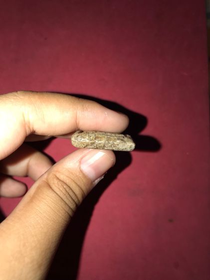 พระสมเด็จ วัดระฆัง พิมพ์หูยาน ฐานแซม โบราณ ขนาดเล็ก เนื้อผงพุทธคุณ หลังสวย พิมพ์คมชัด พระหนา ขอบไม่คม เนื้อพระมีมวลสารครบ เนื้อแห้ง เก่าได้อ รูปที่ 4