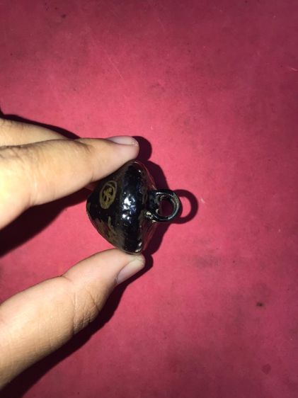 เบี้ยแก้ หลวงปู่เจือ วัดกลางบางแก้ว รุ่นหลวงปู่เจือ อายุ 84 ปี  พอกผงยาจินดามณี และจารมือ ทั้งตัว หูทองแดงข้างละ 3 หู ตอกโค้ดสองข้าง ผิวแห้ง รูปที่ 11