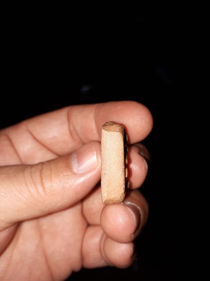 หลวงพ่อปาน วัดบางนมโค พิมพ์ขี่นกฐานเขียง ผงครบ เนื้อดิน จัดแห้ง สภาพสวยมาก ไม่มีชำรุด แท้ดูง่าย หายาก     พิมพ์ขี่นก หมายถึง พระเครื่องพิมพ์ รูปที่ 12