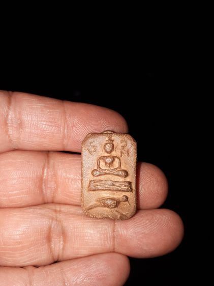 หลวงพ่อปาน วัดบางนมโค พิมพ์ขี่นกฐานเขียง ผงครบ เนื้อดิน จัดแห้ง สภาพสวยมาก ไม่มีชำรุด แท้ดูง่าย หายาก     พิมพ์ขี่นก หมายถึง พระเครื่องพิมพ์ รูปที่ 10