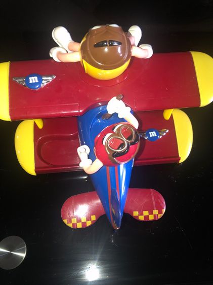 Model ใส่ขนม M and M รูปที่ 3