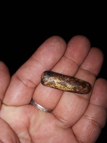 ตะกรุด ผงยาจินดามณี ยาวประมาณ 1 นิ้ว หลวงพ่อทองอยู่ วัดท่าเสา จ.สมุทรสาคร ยุคต้นๆ แห้งเหี่ยว เนื้อผงยาจินดามณี หรือ ผงยาวาสนา สีน้ำตาลเข้มปน รูปที่ 7