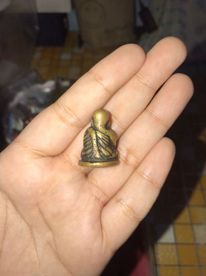 รูปเหมือน หลวงพ่อเงิน วัดบางคลาน รุ่นแรก พิมพ์นิยม A ปี244x กว่า หล่อโบราณ เนื้อทองผสม เนื้อทองเหลืองจืด ซีด น้ำหนักหกสลึง พิมพ์ทรงสวย ตำหนื รูปที่ 7