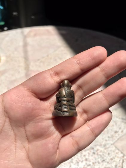 รูปหล่อโบราณ หลวงปู่สุข ธัมมโชโต วัดโพธิ์ทรายทอง เนื้อสำริด รุ่นแรก ปี 2489 ที่ฐานอุดผงเดิมๆ จำนวนการจัดสร้างน้อยมาก เก่า แท้ หายาก รูปหล่อโ รูปที่ 6