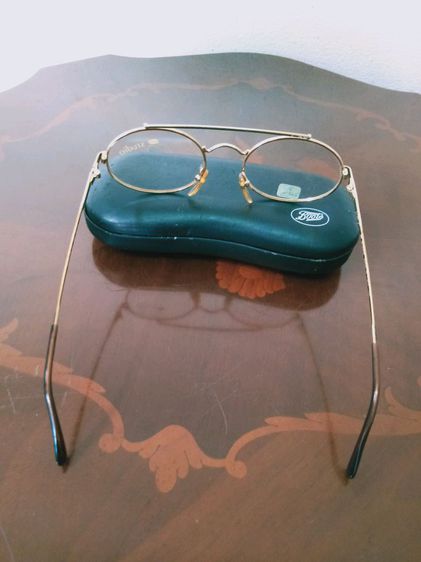 ขอขายกรอบแว่นตาของยี่ห้อ Studio รุ่น metallic made in Italy แท้สภาพ old stock ไม่ผ่านการใช้งานเลยไม่มีตำหนิแตกหักราคาพร้อมส่งทั่วประเทศ. รูปที่ 7