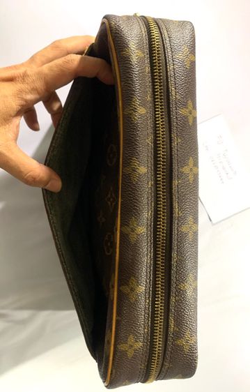 กระเป๋า clutch Louis Vuitton ของแท้ รูปที่ 7
