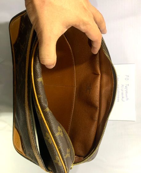 กระเป๋า clutch Louis Vuitton ของแท้ รูปที่ 10
