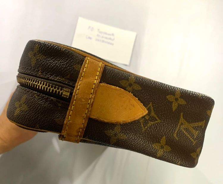 กระเป๋า clutch Louis Vuitton ของแท้ รูปที่ 6