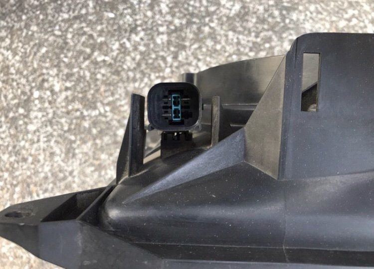 พัดลมไฟฟ้า Bmw E46 พร้อม กล่องECU Control Unit ใส่ 318i 318ise และ ล้ออะไหล่ รูปที่ 7