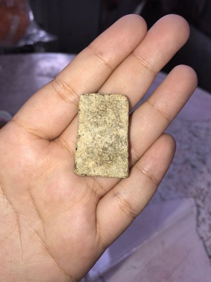 พระสมเด็จ วัดบางขุนพรหม พิมพ์เจด้ีย์ เนื้อผงพุทธคุณ หลังสวย พิมพ์คมชัด พระหนา ขอบไม่คม เนื้อพระมีมวลสารครบ เนื้อแห้ง มีคราบกรุ เก่าได้อายุ ร รูปที่ 7