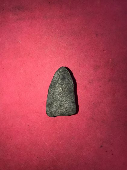 พระหลวงพ่อทวด วัดช้างให้ รุ่นพินัยกรรม ปี 2505 พิมพ์ใหญ่ เนื้อว่าน แห้ง พระสวยคม ผิวเดิมๆ แร่ด้านหลังชัดเจน เป็นพระที่แห้งมาก ผสม บวกกับขี้ม รูปที่ 2