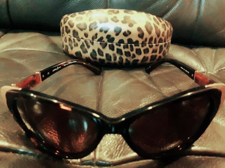 แว่นกันแดด GUESS รูปที่ 3