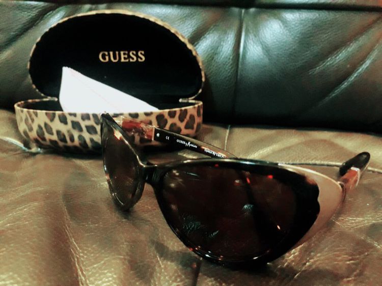 แว่นกันแดด GUESS รูปที่ 5