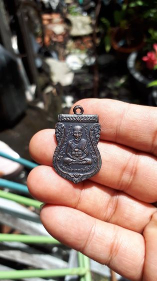 เหรียญ หลวงพ่อทวด รุ่น3 บล็อคเขยือน พิมพ์ 2 จุด ประคตเต็ม ปี2504 เนื้อทองแดงรมดำ พิมพ์ถูก คมชัด สวยและสมบูรณ์ตามสภาพเหรียญเก่าเก็บ แท้ ผิวเด รูปที่ 13