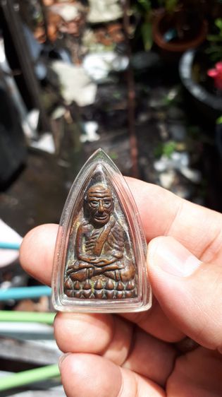 หลวงพ่อทวด วัดช้างให้ หลังเตารีด พิมพ์ใหญ่ ปี 2505 เนื้อทองผสม เนื้อสองสี สีเหลืองอมแดง สวยๆ คมๆ มีคราบดินเบ้า สร้างน้อย เก่า สภาพสวย สมบูรณ รูปที่ 10