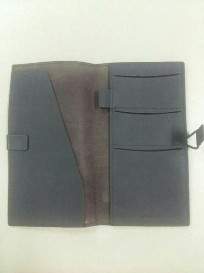 กระเป๋าสตางค์ labrador มีความบางที่สุด วัสดุทำจากหนังวัวแท้คุณภาพดีเยี่ยม มีความทนทาน มีอายุการใช้งานที่ยาวนาน  สภาพใหม่มาก ไม่ค่อยได้ใช้งาน รูปที่ 3