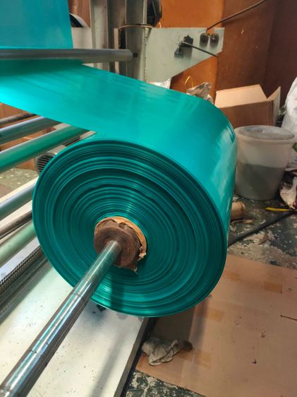 ม้วนพลาสติกปูบ่อ  ม้วน ใส สีชาถุงสี แบบต่าง รูปที่ 8