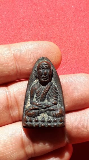 พระหลวงปู่ทวด หลังเตารีด พิมพ์ใหญ่ B วัดช้างให้ ปัตตานี ปี 2505 เนื้อทองแดงเถื่อน ผิวมะระ หลังอย่างสวย พิมพ์คม ตำหนิครบ สภาพสมบูรณ์ ผิวไฟ มี รูปที่ 7