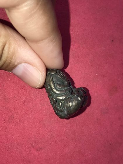 พระปิดตา พิมพ์ยันต์ยุ่ง เศียรบาตร เนื้อสำริดเงิน หลวงพ่อทับ อินทโชติ วัดสุวรรณาราม ( ทอง ) บางกอกน้อย พิมพ์คม ชัด เส้นยันต์คมชัด ลึก เส้นยัน รูปที่ 3