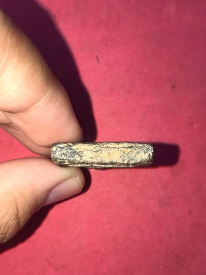 พระสมเด็จ พิมพ์อกร่อง หูยาน ฐานแซม กรุวัดโพธิ์เกรียบ จ.อ่างทอง ปี 2490 เนื้อผง สีดำ มีคราบกรุ ขอบพระไม่คมมือ ขนาดพระ 2คูณ3 ซม. พระสวย รูปที่ 5