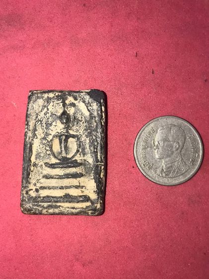 พระสมเด็จ พิมพ์อกร่อง หูยาน ฐานแซม กรุวัดโพธิ์เกรียบ จ.อ่างทอง ปี 2490 เนื้อผง สีดำ มีคราบกรุ ขอบพระไม่คมมือ ขนาดพระ 2คูณ3 ซม. พระสวย รูปที่ 6