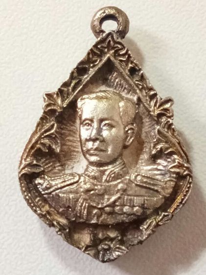 เหรียญหล่อกรมหลวงชุมพรฯพิธีเปิดศาลปี๒๕๓๕เนื้อเงิน รูปที่ 15