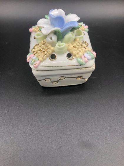 กระปุกเซรามิค ประดับลวดลายดอกไม้ฉลุลาย รูปที่ 2