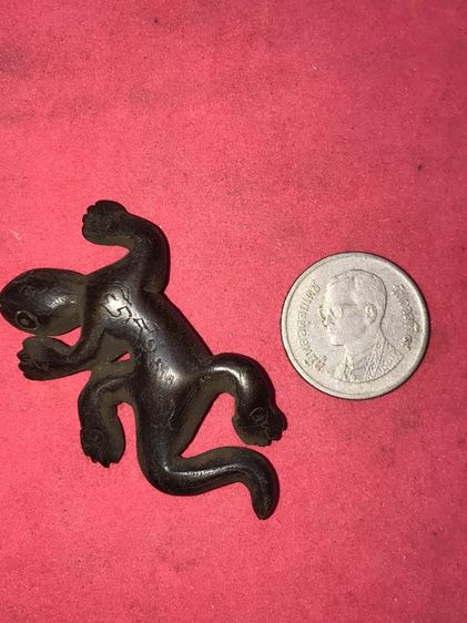 ปลัดขิก หนุมานทรงเครื่อง เนื้อทองผสม จารมือด้านล่าง ขนาดประมาณ 2 นิ้ว ยุคแรกๆ เนื้อโลหะแห้ง เก่า สภาพสวยเดิมและสมบูรณ์ งานเรียบร้อย มีน้อย ห รูปที่ 8