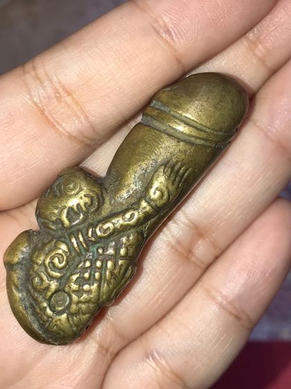 ปลัดขิก หนุมานทรงเครื่อง เนื้อทองผสม จารมือด้านล่าง ขนาดประมาณ 2 นิ้ว ยุคแรกๆ เนื้อโลหะแห้ง เก่า สภาพสวยเดิมและสมบูรณ์ งานเรียบร้อย มีน้อย ห รูปที่ 7