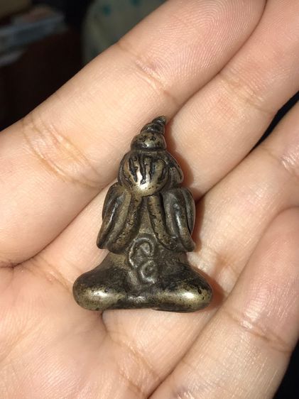 พระปิดตา ยันต์ยุ่ง เนื้อสำริดเงิน ผิวออกสีดำ เหี่ยวย่น พระมีน้ำหนัก พระมีเอกลักษณ์ในตัวเอง สภาพสมบูรณ์ สวย แปลก เก่า แท้ หายาก นานๆจะเจอแบบน รูปที่ 7