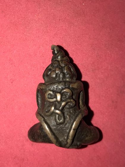 พระปิดตา ยันต์ยุ่ง เนื้อสำริดเงิน ผิวออกสีดำ เหี่ยวย่น พระมีน้ำหนัก พระมีเอกลักษณ์ในตัวเอง สภาพสมบูรณ์ สวย แปลก เก่า แท้ หายาก นานๆจะเจอแบบน รูปที่ 2