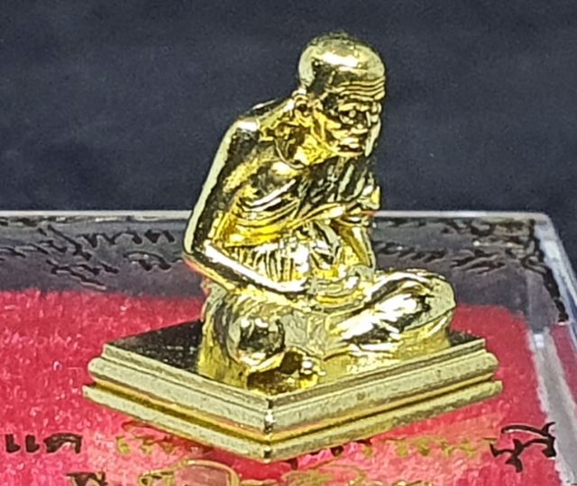 ปู่ทวดเหยียบน้ำทะเลจืด รุ่นนิรันตราย เนื้อทองมหาชนวน รูปที่ 2