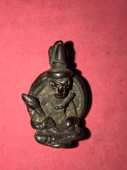 พระอุปคุต ถือดอกบัว หลังเต่า อายุมากกว่า 300 ปี เนื้อสัมฤทธิ์เงิน กลับดำ ยุบ ย่น หล่อโบราณ ยุคแรก มีน้ำหนัก เนื้อเรียบเนียน ไม่คมมือ เก่า โบ