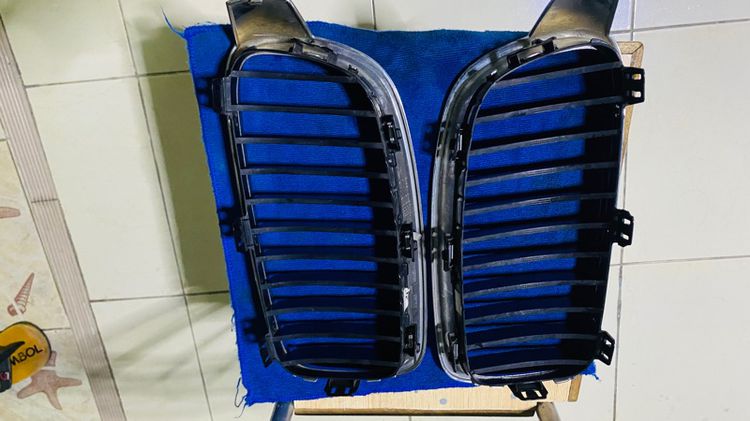 หน้ากระจังBMW 325 ชี่รี3 แท้ถอด สวยๆแท้ศูนย์ รูปที่ 7