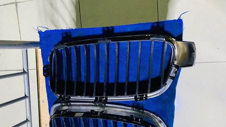 หน้ากระจังBMW 325 ชี่รี3 แท้ถอด สวยๆแท้ศูนย์ รูปที่ 9