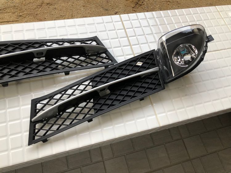  ไฟสปอร์ตไลท์ ช่องลม กันชนหน้า ไฟหน้า BMW F10 F11 ใส่ 520D 525D 523i 528i ปี 2012 2013 2014 2015 โช๊คฝาหน้าF10 รูปที่ 3