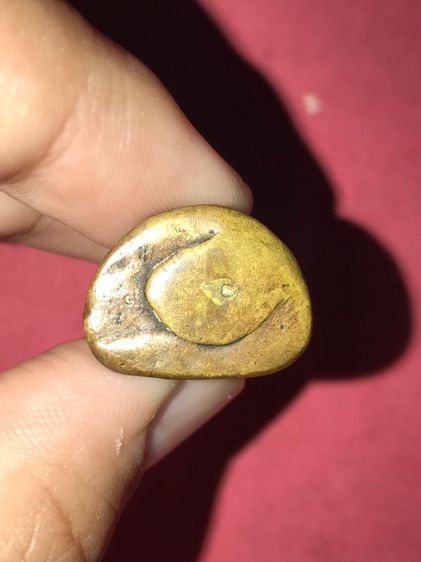 หล่อโบราณ หลวงพ่อเงิน วัดบางคลาน รุ่นแรก พิมพ์นิยม หล่อโบราณ รอยเดือยใหญ่ ตะไบหยาบ ตำหนิครบ เนื้อทองผสม ผิวพรุน แห้งเหี่ยว เป็นเกล็ดกระดี่ แ รูปที่ 5