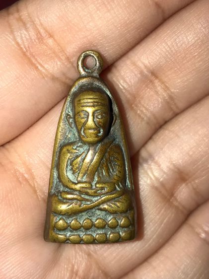 พระหลวงปู่ทวด วัดช้างไห้ พิมพ์หลังตัวหนังสือเล็ก มีหู เนื้อทองเหลือง ปี 2505 ปัตตานี สภาพสวย สมบูรณ์ เดิมๆ ผิวหิ้ง เก่า แท้ หายาก พุทธคุณ คร รูปที่ 7