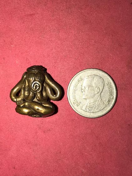 พระปิดตา พิมพ์ว่าวจุฬา หลวงพ่อเจ็ก วัดเขาแดงตะวันตก พัทลุง ปี 2485 ยุคต้น เนื้อโลหะผสม มีคราบน้ำทอง คราบเบ้าอยู่ครบ พุทธศิลป์พระฟอร์มสวยจัด  รูปที่ 6